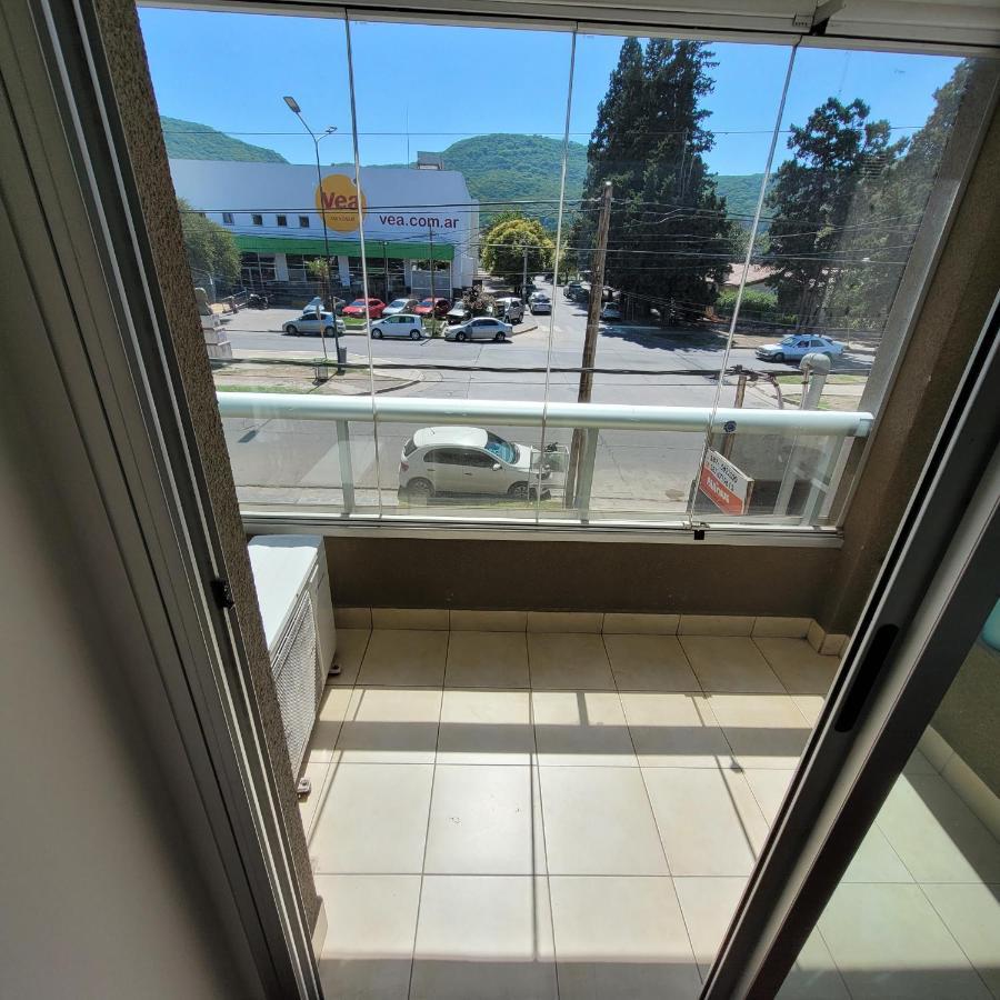 Apartment Hills 2 *